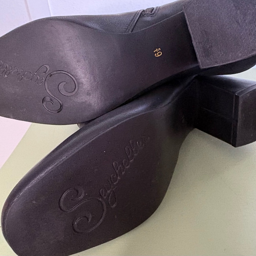 Seychelles Catwalk Bow Black Leather Boot w Round Toe & 2.75” Heel Sz 6.5 NWOT - Picture 2 of 6